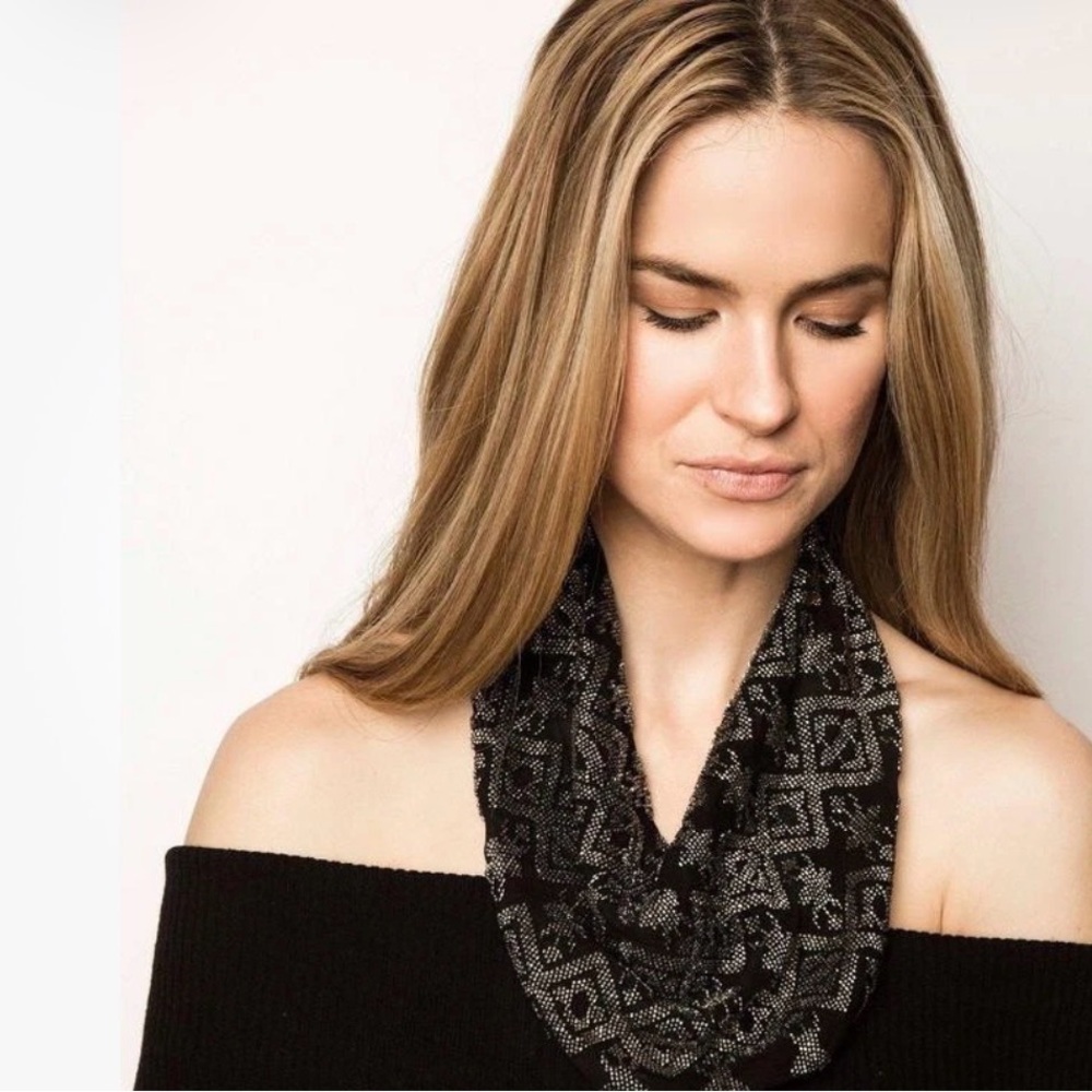 Elegant Mignonne Gavigan Black & Silver (Gun Metal) Scarf Necklace